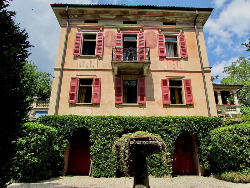 Villa ottocentesca di pregio 4 locali a Tresa Monteggio (1)
