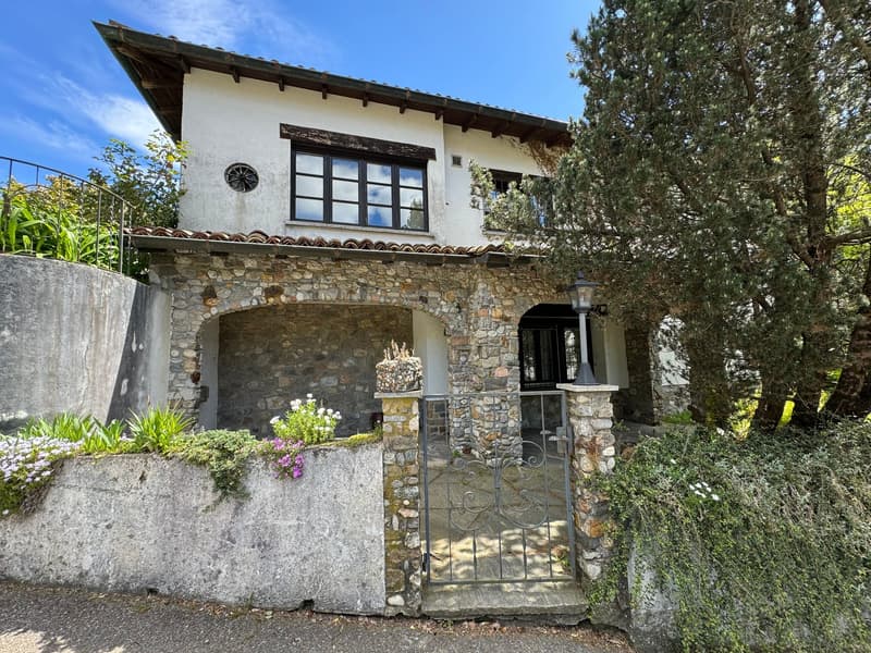 Villa bifamiliare con terreno e piscina a Curio Malcantone (21)
