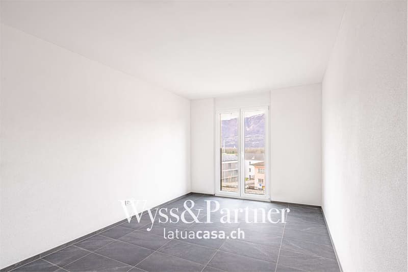 Beautiful newly built house (7)