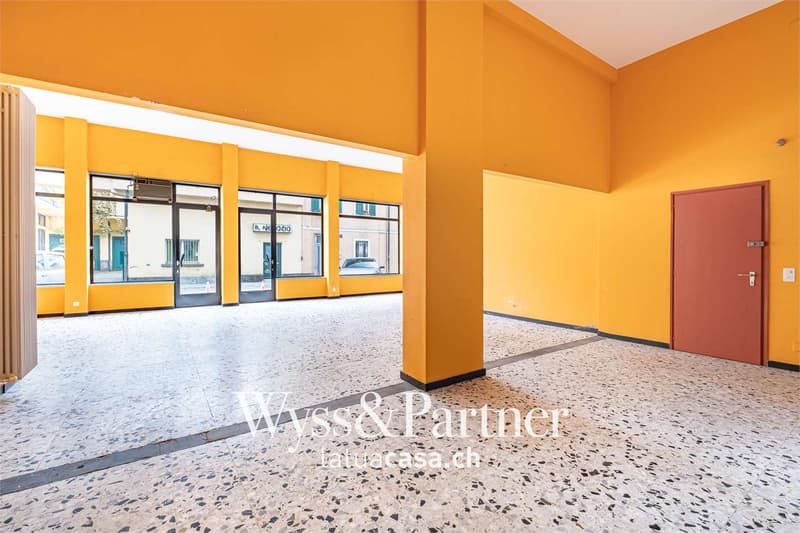 Chiasso - espace commercial avec grande visibilité (4)