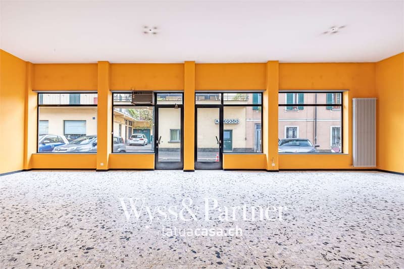 Chiasso - espace commercial avec grande visibilité (2)