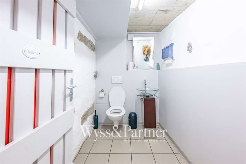 Small bar on two floors for rent in the picturesque square of Intragna (5)