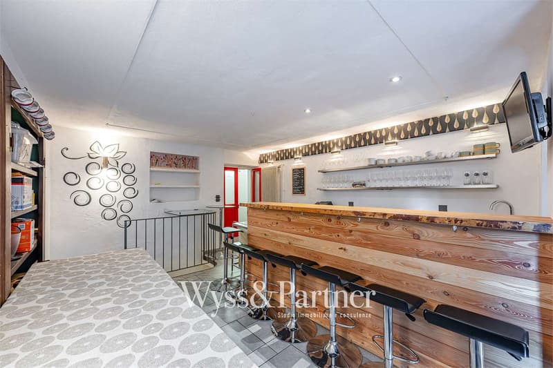 Small bar on two floors for rent in the picturesque square of Intragna (2)