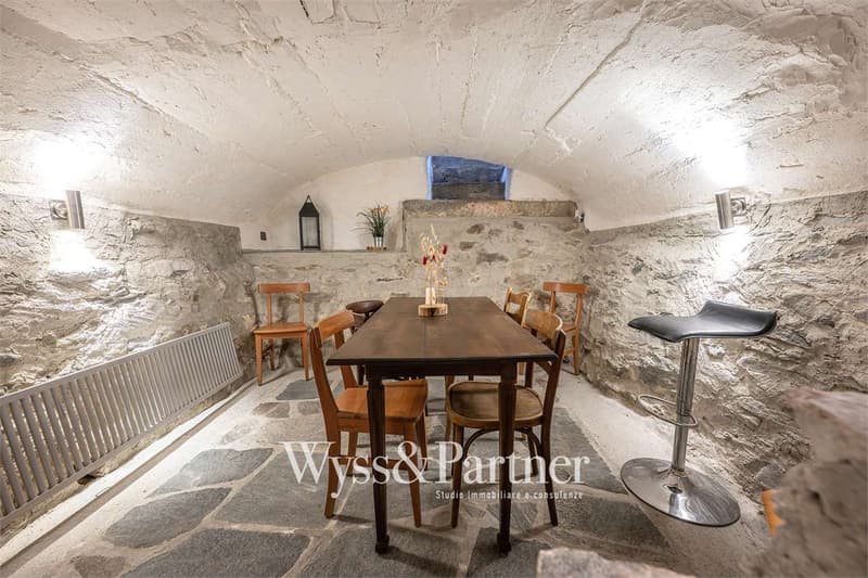 Small bar on two floors for rent in the picturesque square of Intragna (3)