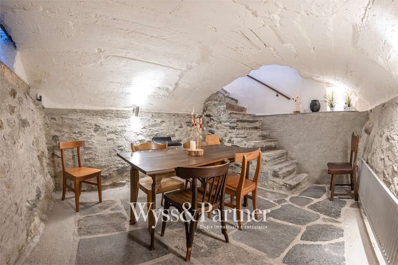 Small bar on two floors for rent in the picturesque square of Intragna (4)