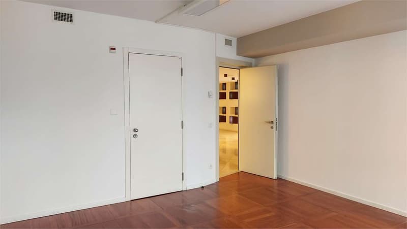 Bureau prestigieux à louer à Lugano (12)