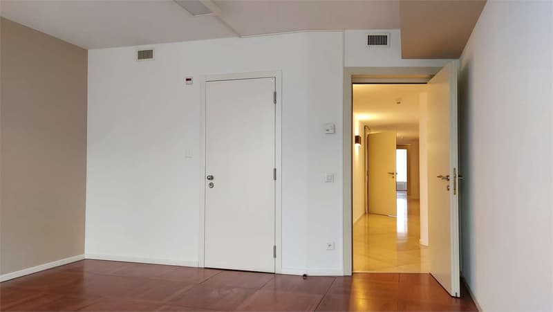 Bureau prestigieux à louer à Lugano (11)