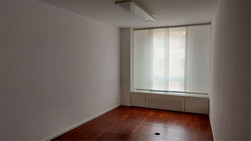 Bureau prestigieux à louer à Lugano (10)
