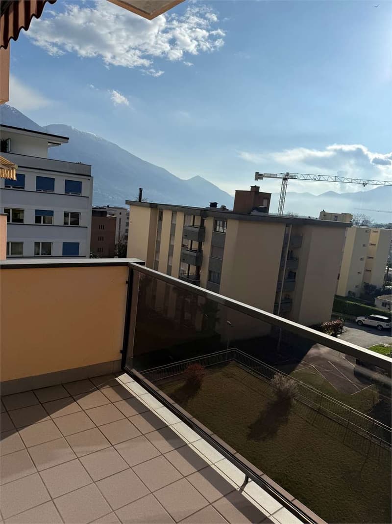 Appartement pratique de 1,5 pièces avec balcon et vue sur le lac - Minusio (3)