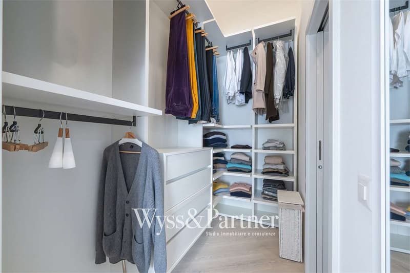 Top floor with terrace - modern 2.5-room apartment in Giubiasco (6)