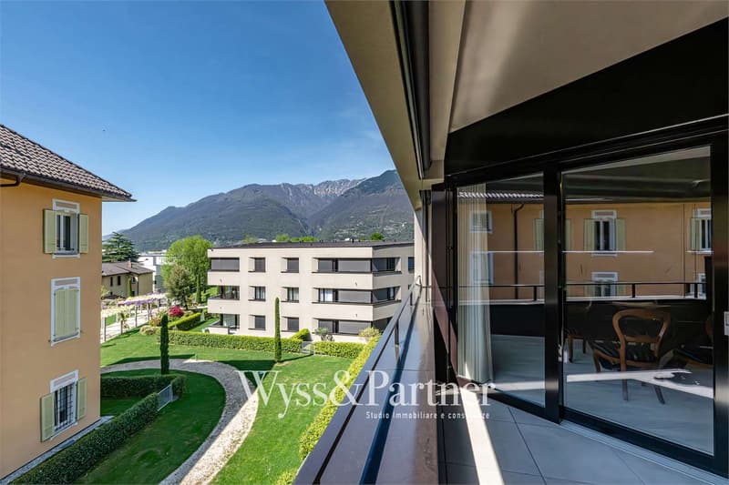 Top floor with terrace - modern 2.5-room apartment in Giubiasco (10)