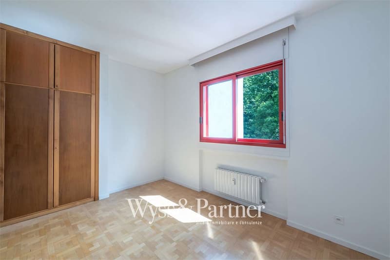 4.5 rooms renovated apartment in Lugano with terrace, 2 bathrooms and parking (7)