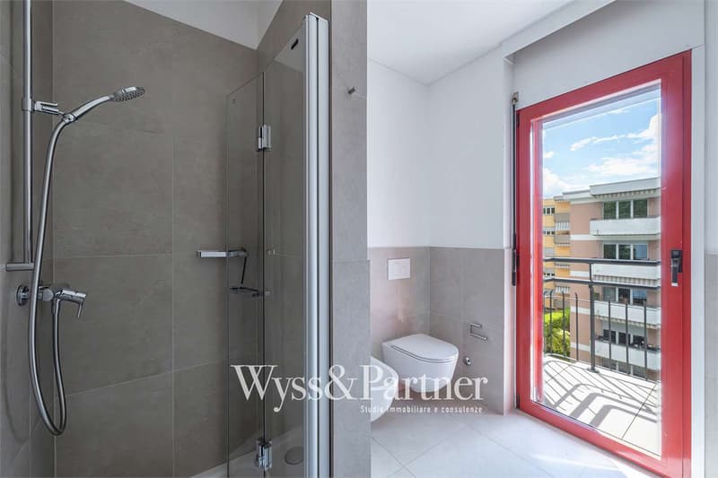 4.5 rooms renovated apartment in Lugano with terrace, 2 bathrooms and parking (9)