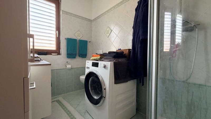 Bioggio - geräumiges 4,5-Zi-Wohnung mit Seeblick (11)