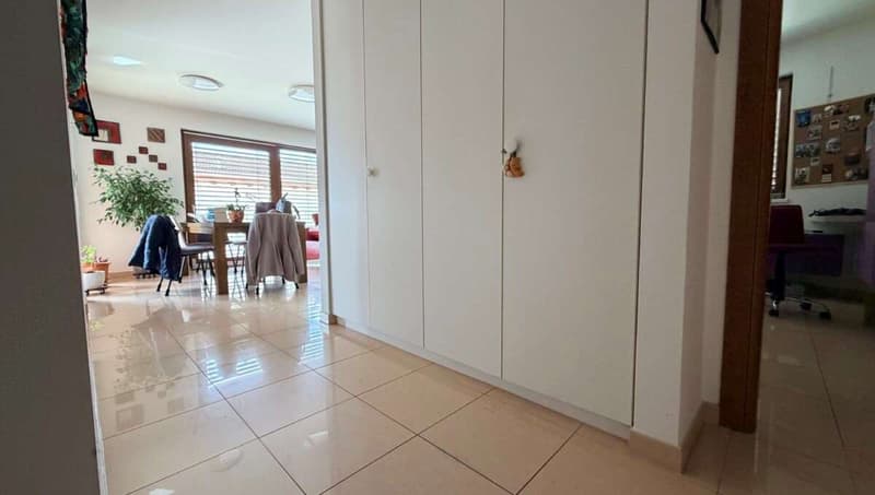 Bioggio - geräumiges 4,5-Zi-Wohnung mit Seeblick (6)