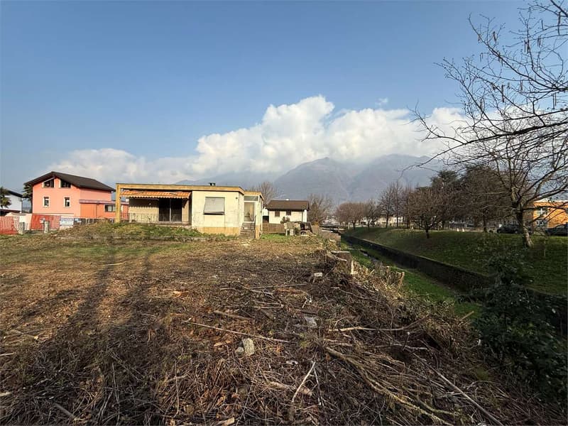 Sale of building land (3)