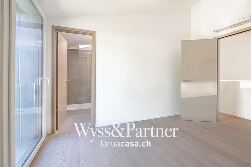 Caslano, 4,5-Zimmer-Duplex in Reihenhaus (8)
