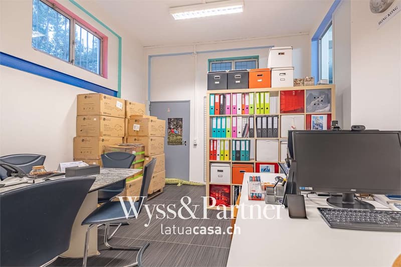 Bureau pratique à Arzo (2)