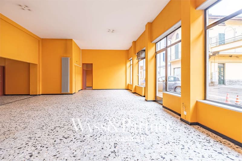 Chiasso - espace commercial avec grande visibilité (6)