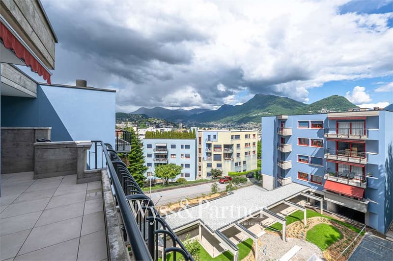 4.5 locali ristrutturato a Lugano con terrazza, 2 bagni e parcheggio (11)