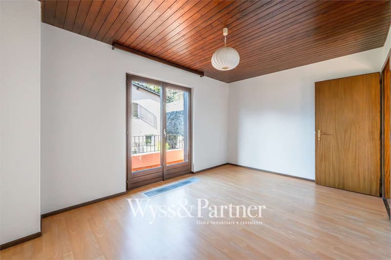 Agarone - Charming house on three levels with private garden and pool (8)
