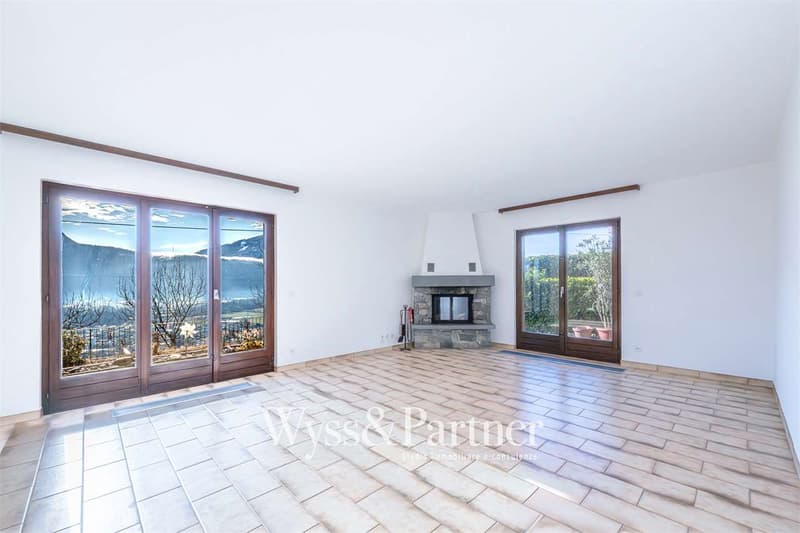 Agarone - Charming house on three levels with private garden and pool (2)