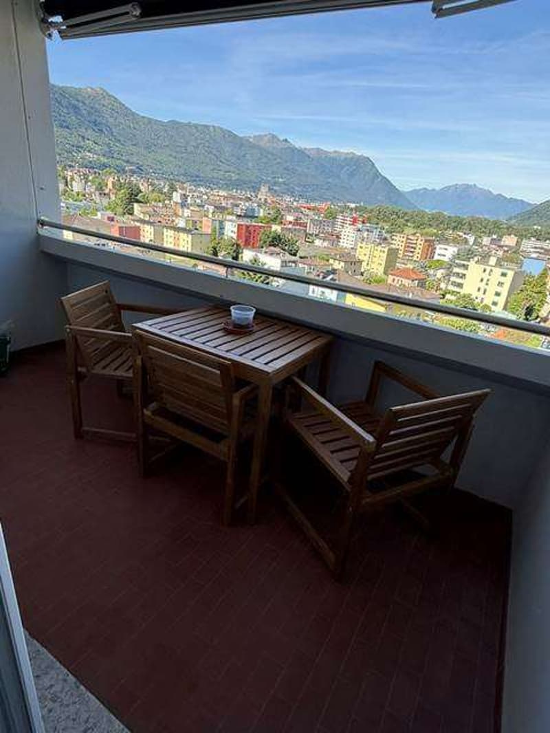 Geräumige und helle 2.5-Zimmer-Wohnung (3)