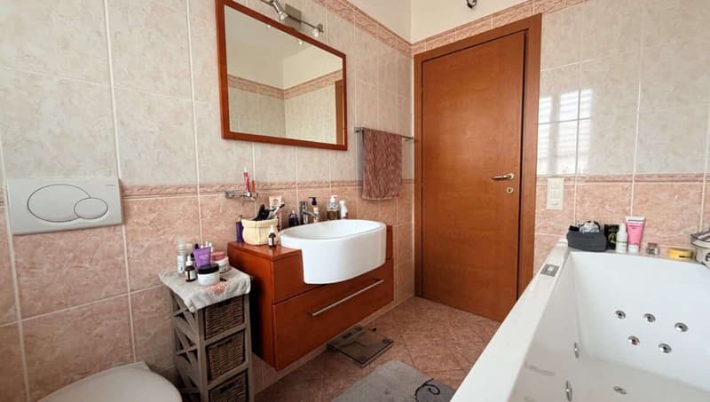 Bioggio - geräumiges 4,5-Zi-Wohnung mit Seeblick (10)