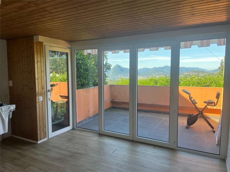 Rent 3 rooms with a view of Sonvico (1)