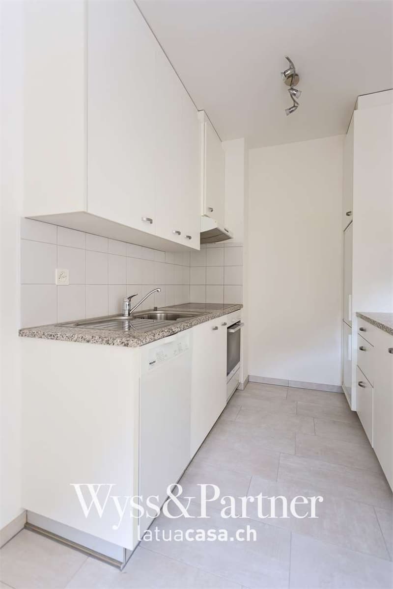 Losone Spacious 3.5 rooms with balcony and included expenses (3)