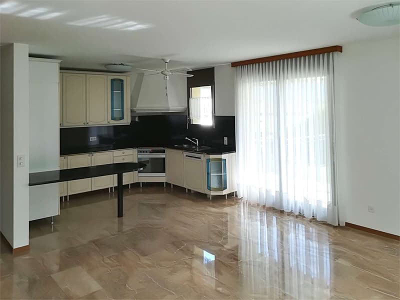 Gordola - in locazione 3.5 locali con giardino (1)