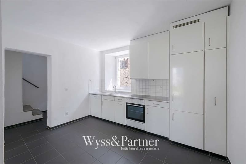Casa di 3.5 locali su tre livelli a Quartino (2)