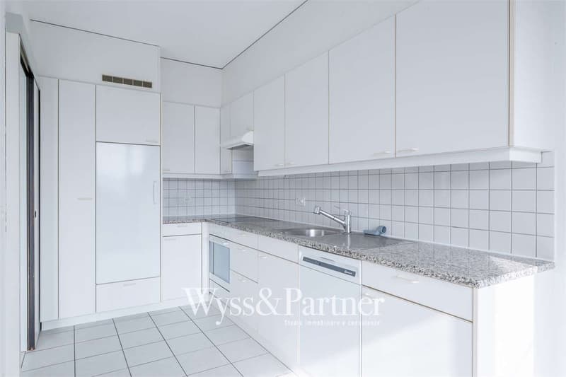 Spazioso 4,5 locali a Morcote con ampio balcone e vista lago (3)