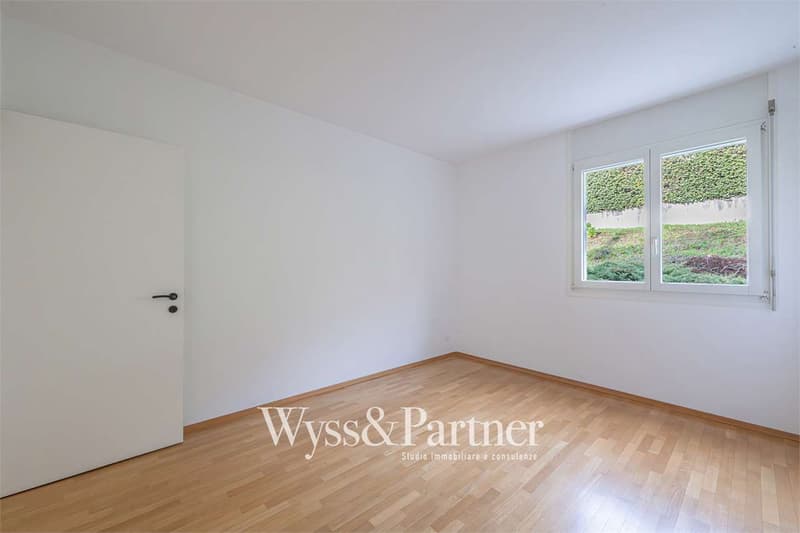 Spazioso 4,5 locali a Morcote con ampio balcone e vista lago (5)