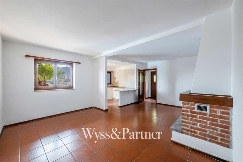 3,5 locali con giardino privato, terrazza e piscina a Pregassona (2)
