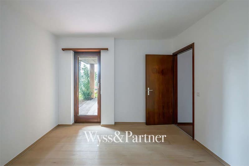 3,5 locali con giardino privato, terrazza e piscina a Pregassona (6)