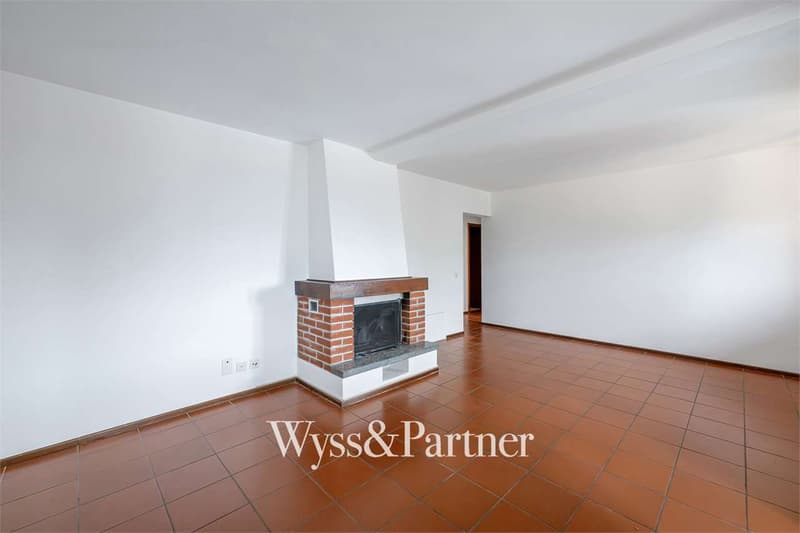 3,5 locali con giardino privato, terrazza e piscina a Pregassona (3)
