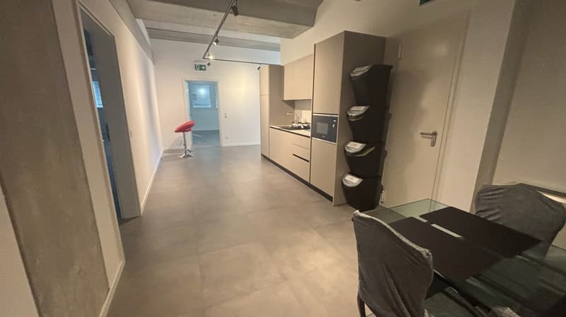 MEZZOVICO - new, bright and divisible office (9)