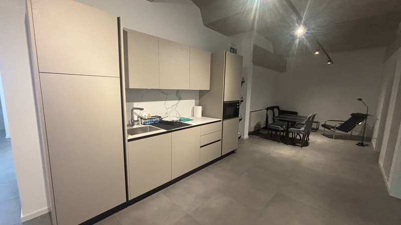 MEZZOVICO - new, bright and divisible office (5)