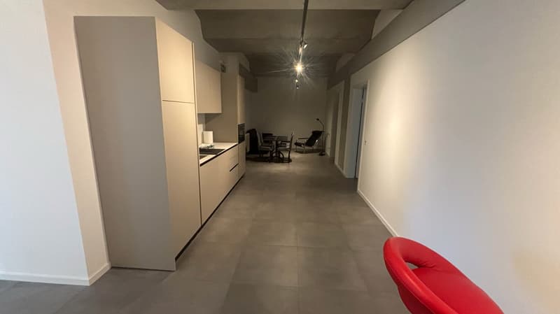 MEZZOVICO - new, bright and divisible office (4)