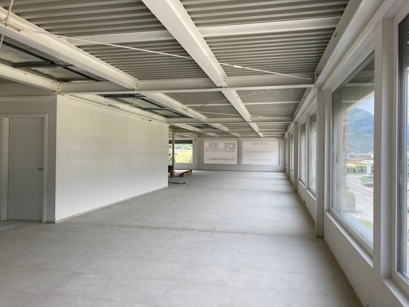 Nuovi uffici e spazi commerciali in affitto al secondo piano a S. Antonino / Neue Büros zu vermieten (1)
