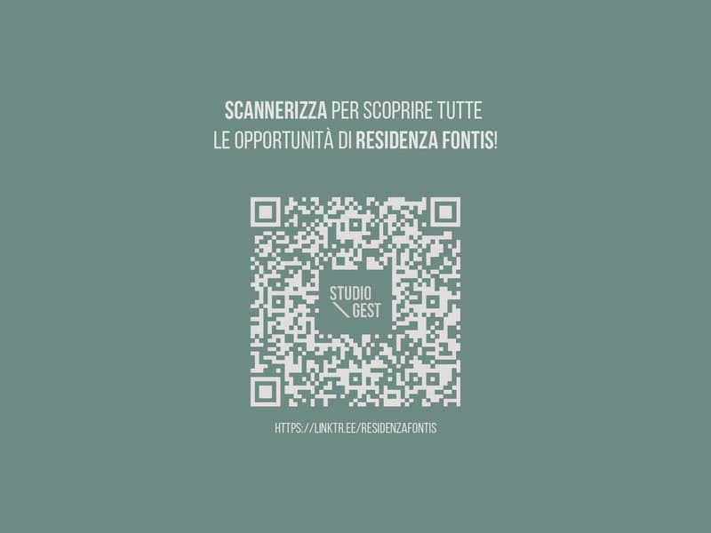 The image is an advertisement for a real estate opportunity. It contains a QR code and a URL link that directs users to a website called 'https://linktr.ee/residenzafontis'. The text in the image says 'Scannerizza per scoprire tutte le opportunità di resi