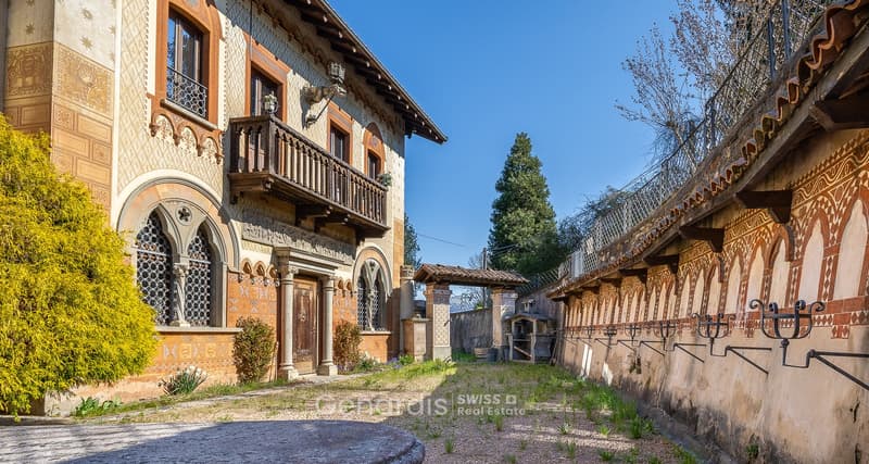 Villa storica di grande fascino, con forte carattere storico e decorativo. (2)
