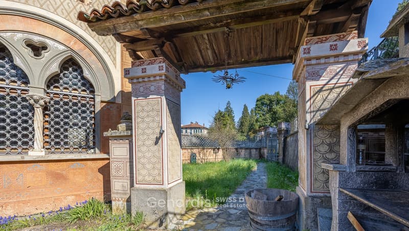 Villa storica di grande fascino, con forte carattere storico e decorativo. (3)