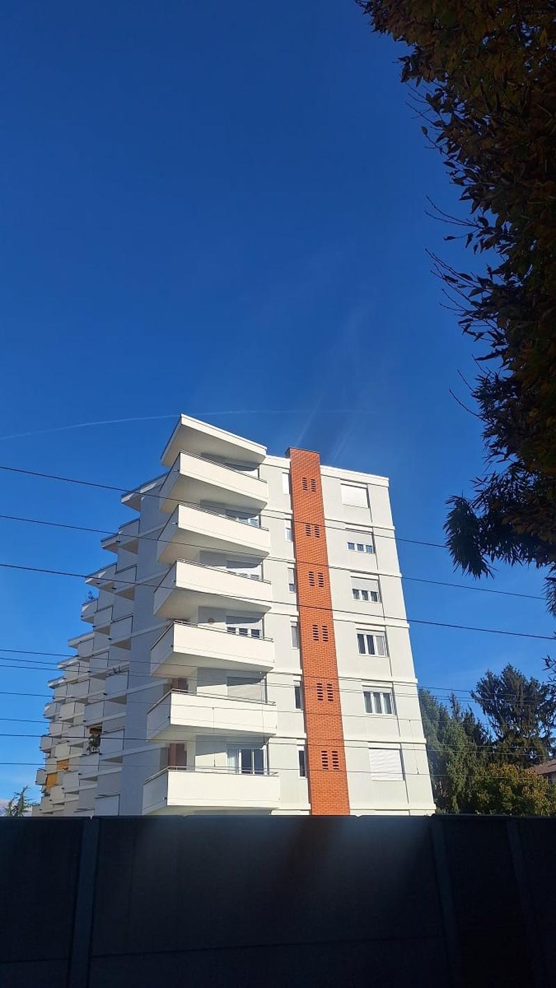 Ensoleillé, Confort, Appartement en attique 2,5, avec deux terrasses, place de parking (5)