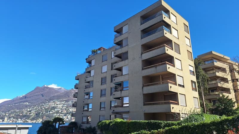 Fronte Lago di Lugano, Spazioso Appartamento loc 3,5, due bagni,  con Terrazza, cantina. (3)