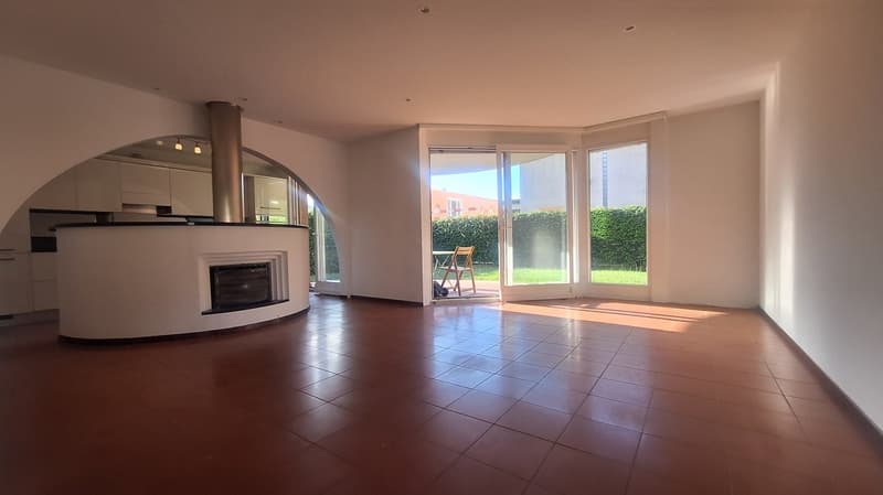 Villa indépendante ensoleillée et confortable avec porche, terrasse et jardin (8)