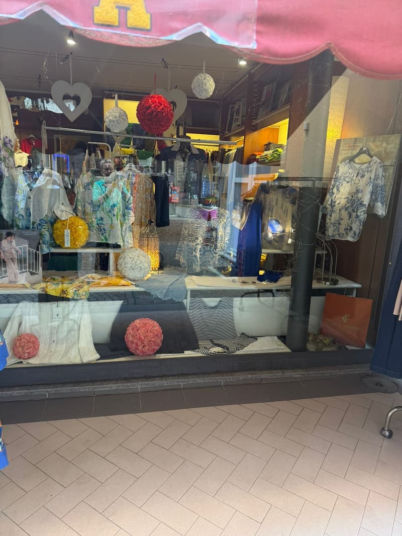 Reprise d'un magasin de vêtements en activité depuis 30 ans (2)