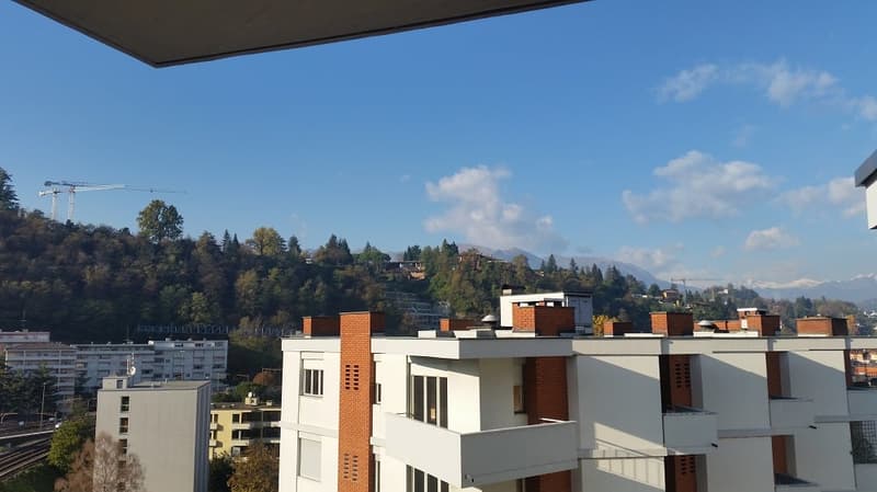 Sonnig, Komfort, Dachgeschoß-Wohnung 2,5, mit zwei Terrassen, Parkplatz (2)