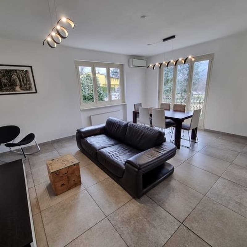 Sunny, spacious detached house with three apartments, private garden in Breganzona (8)